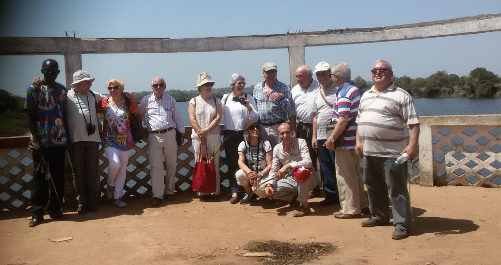 [:pt]Ecos da Guiné: Por mares e ares dantes “navoados” .[:]